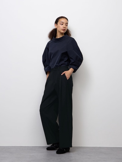 GU 商品番号360654 09 BLACK タックワイドパンツの公式商品写真。松岡さんの着用写真ではありません